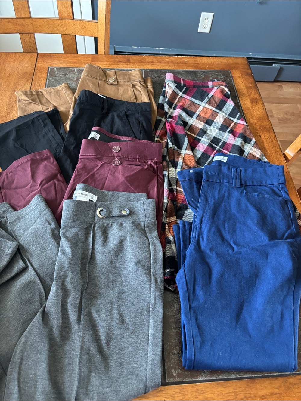 89th & Madison Straight Leg Pants in Blue, Gray, Black, Burgundy, Tan - 6pc Lot